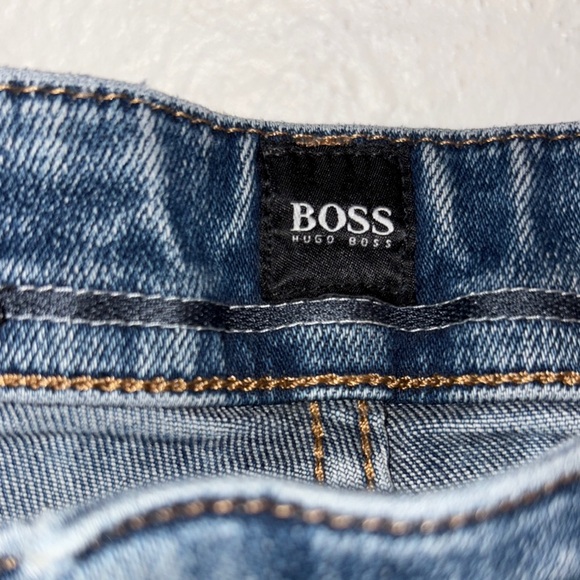 Hugo Boss Classic Blue Jeans - Picture 2 of 9